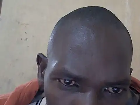 britneybooty Adlı Modelin Canlı XXX Sohbeti