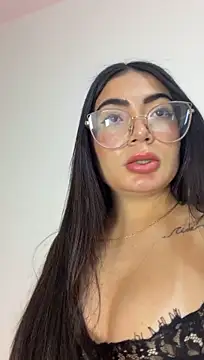 Mia_222 Adlı Modelin Canlı XXX Sohbeti