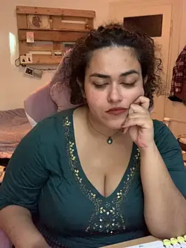 Curvydesifromgermany's Live XXX Chat