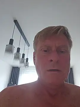 XXX chat uživo modela johnnym1