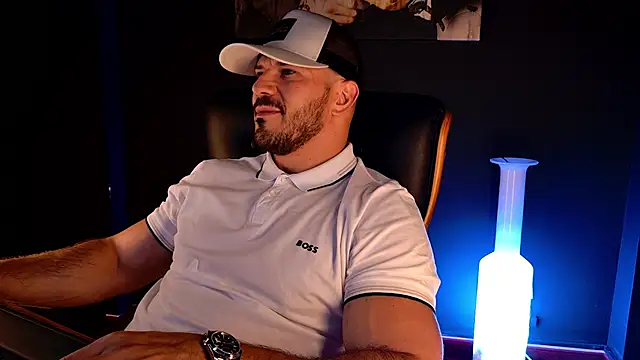 AngeloEric Chat XXX in diretta