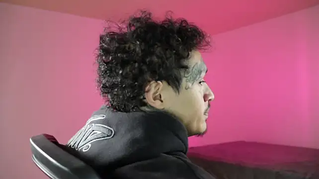 trieone live XXX chat