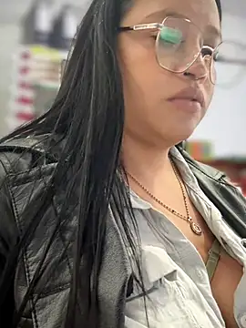 Czat XXX na żywo – Outdoors-Mia_Khalifa