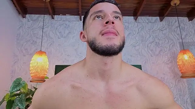 axel_tone's Live XXX Chat