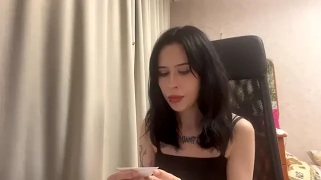 AteEtonian Adlı Modelin Canlı XXX Sohbeti