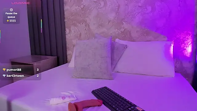 Chatroom XXX en direct de carriepink_