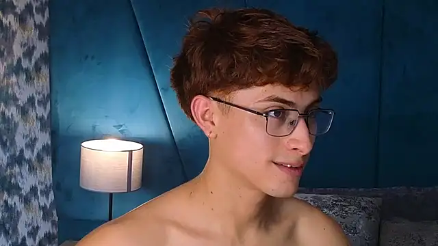 Aaron_Eze Adlı Modelin Canlı XXX Sohbeti