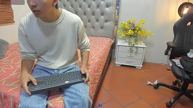 Chat XXX ao vivo de Leo_Royce