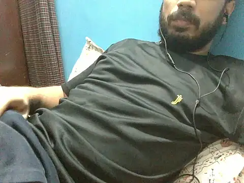 Precumboner Adlı Modelin Canlı XXX Sohbeti