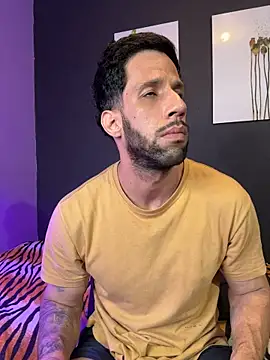 Chat +18 de Karim_mansur ao vivo