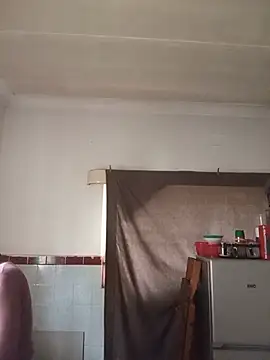 sluttylaura21's Live XXX Chat