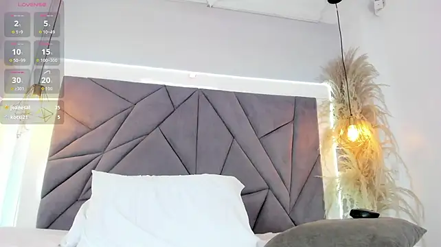 צ'אט XXX בשידור חי של SantiDiazz