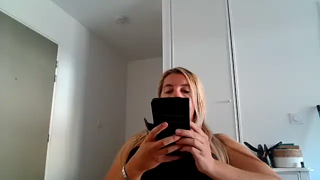 Shanaa74000 Live XXX-chat