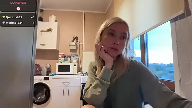 AngelJeni Adlı Modelin Canlı XXX Sohbeti