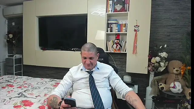 SpartacusDaddy48 Adlı Modelin Canlı XXX Sohbeti