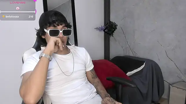 Chat +18 de MaximilianRoth ao vivo