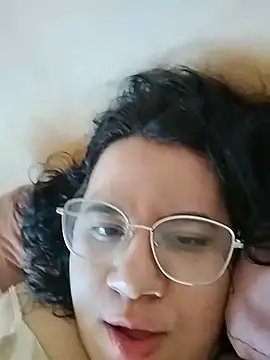 Mari29patty Adlı Modelin Canlı XXX Sohbeti