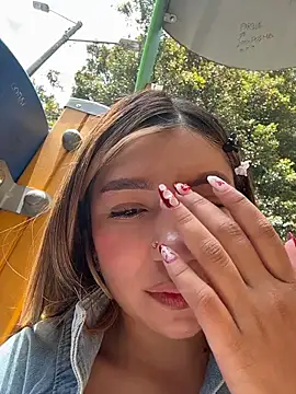 Chat +18 de Issa_pink18 ao vivo