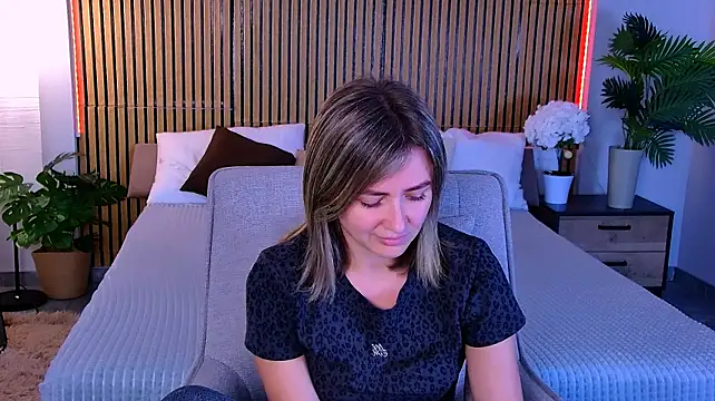 Chat +18 de EmeraldGlow ao vivo