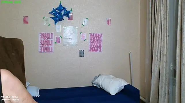 Chat +18 de Sandra_Snowflake ao vivo