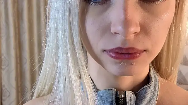 Naomi_Demio's Live XXX Chat