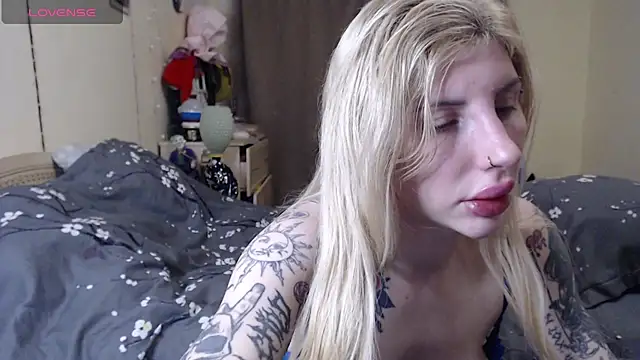 XXX chat uživo modela BLACKPeonyy