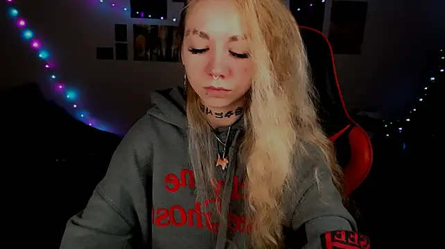 Chat +18 de Nica_Kawaii ao vivo