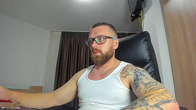 צ'אט XXX בשידור חי של Findom_guy