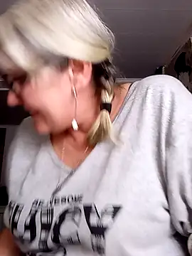 Chat XXX ao vivo de irinamaux