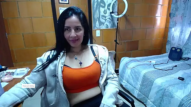 Chat +18 de charlote_temple ao vivo