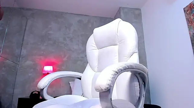 XXX chat uživo modela Raymond_steel