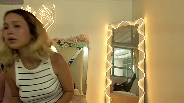 Chat +18 de Sofiapalmer_tay ao vivo