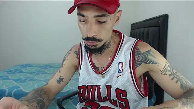emiliano_hottt's Live XXX Chat