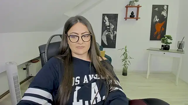 MistressDarrah's Live XXX Chat