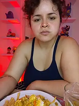 SeleneLuminari8 élő XXX-chatje