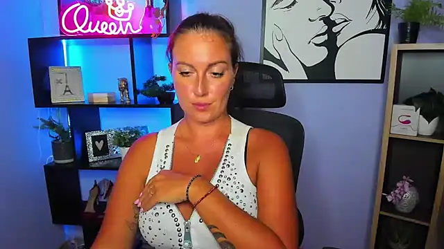 FUN_AMI Adlı Modelin Canlı XXX Sohbeti