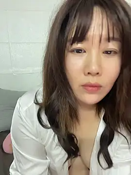 Chat +18 de YoYo_2315 ao vivo