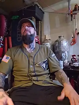 Beardedtattood's Live XXX Chat