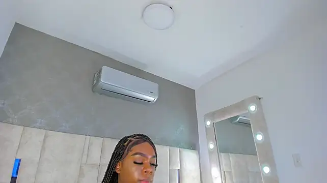 Chat +18 de IsisBrown_ ao vivo