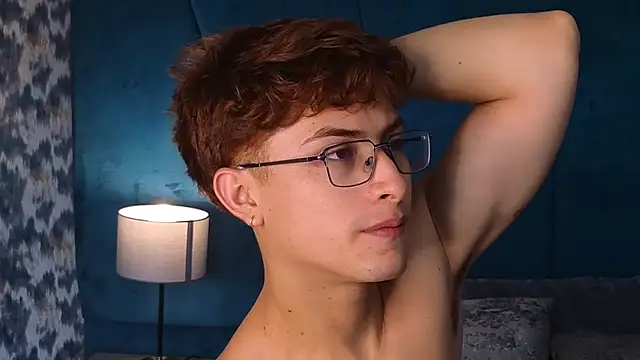 Aaron_Eze Adlı Modelin Canlı XXX Sohbeti