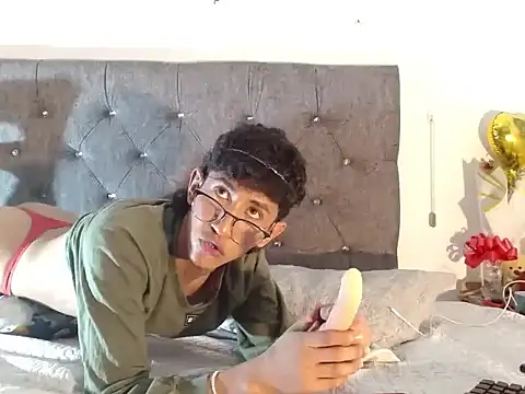 AndyMoonN's Live XXX Chat
