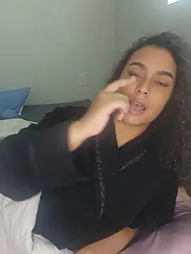 XXX chat uživo modela cinnaminnie