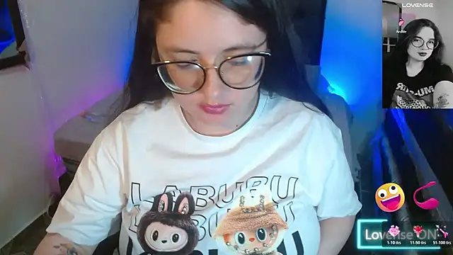 KrystalAdams' Live XXX Chat