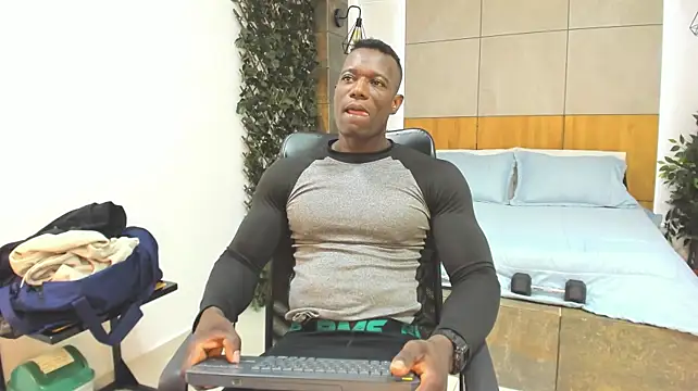 MarcusBlack_: απευθείας συνομιλία ΧΧΧ