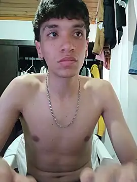 Chat +18 de H3ll_B0Y_ ao vivo