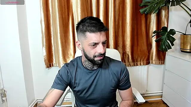 Chatroom XXX en direct de TommyDum
