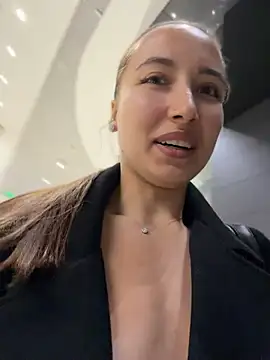 Show modela ICrazyOneIRL na web-kameri