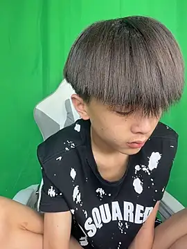 DD-101's Live XXX Chat