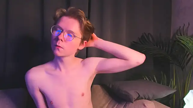 DanielSanders Adlı Modelin Canlı XXX Sohbeti