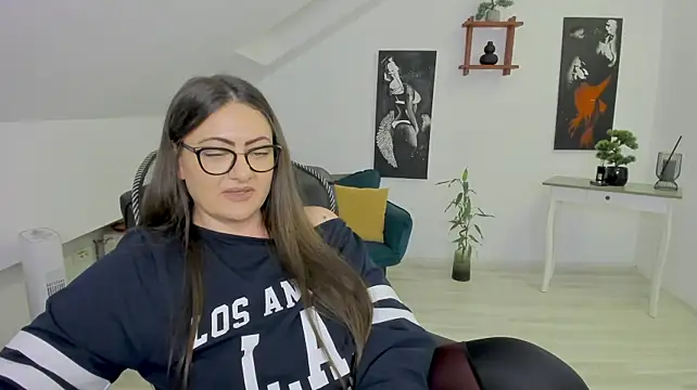 MistressDarrah Chat XXX in diretta